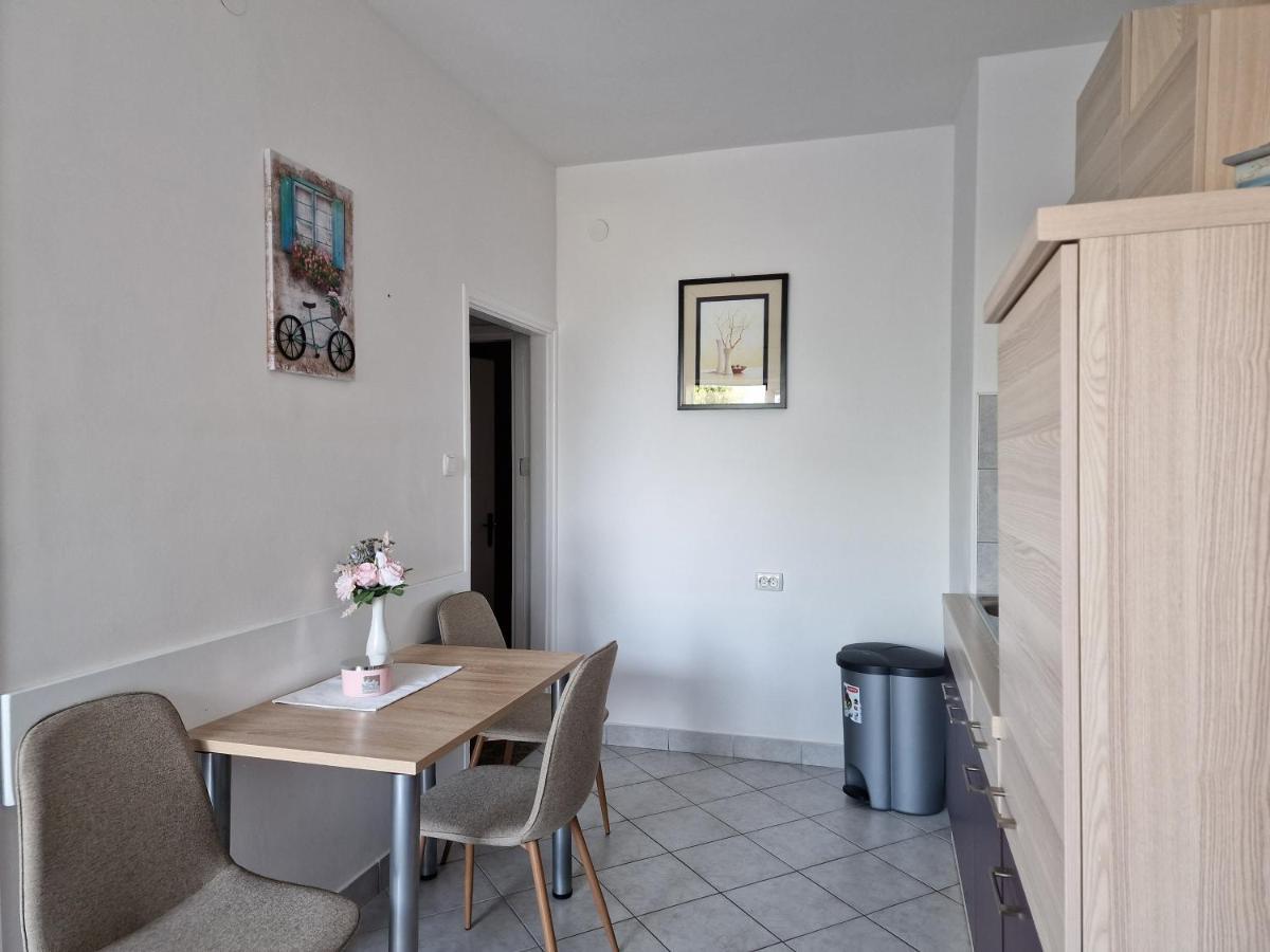 Apartment Sostaric Vrh  Bagian luar foto